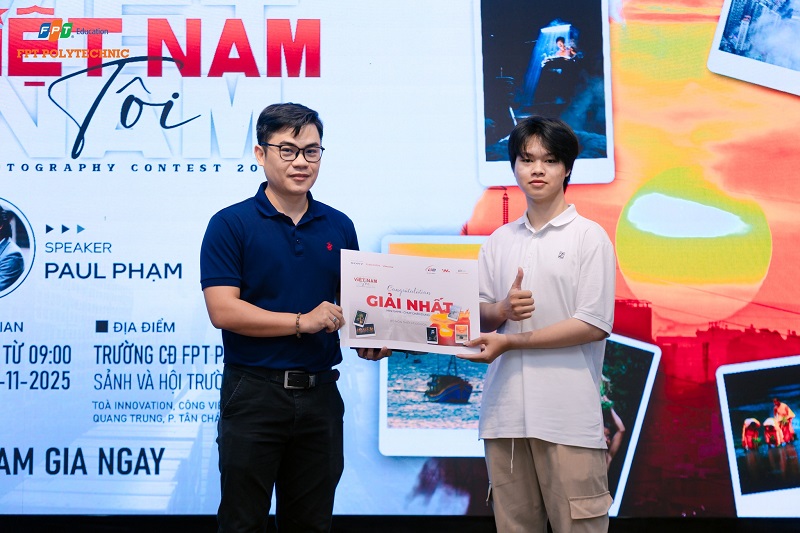 LÊ BẢO MINH TẠI TRIỂN LÃM ẢNH "VIỆT NAM TÔI" CÙNG FPT POLYTECHNIC