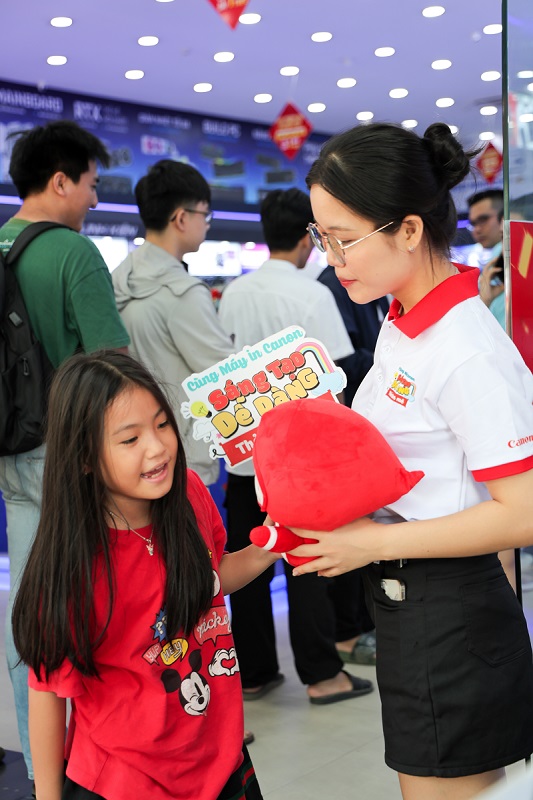 LÊ BẢO MINH HÂN HẠNH ĐỒNG HÀNH CÙNG LỄ KHAI TRƯƠNG DIỆN MẠO MỚI CỦA QUÝ ĐỐI TÁC PHONG VŨ