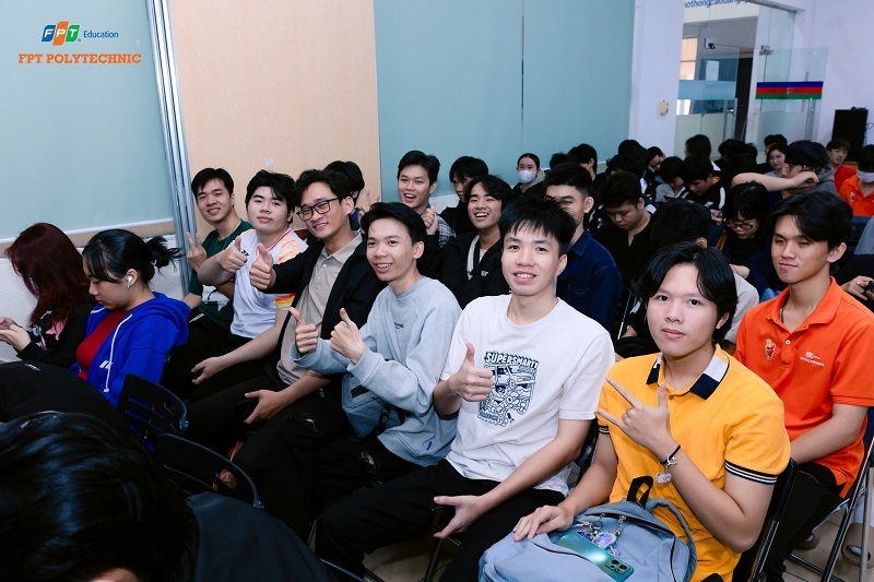 LÊ BẢO MINH TẠI TRIỂN LÃM ẢNH "VIỆT NAM TÔI" CÙNG FPT POLYTECHNIC