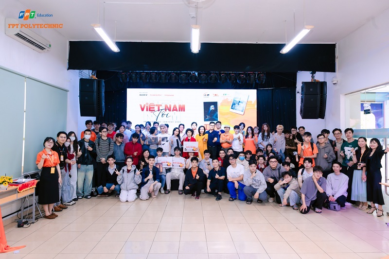 LÊ BẢO MINH TẠI TRIỂN LÃM ẢNH "VIỆT NAM TÔI" CÙNG FPT POLYTECHNIC