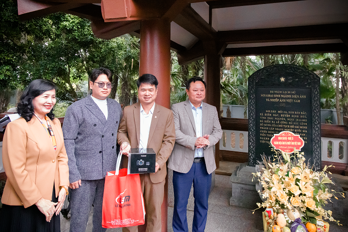 LÊ BẢO MINH ĐỒNG HÀNH CÙNG LỄ KỶ NIỆM 73 NĂM NGÀY TRUYỀN THỐNG NHIẾP ẢNH VIỆT NAM