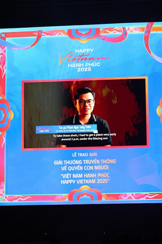 VINH DANH NHÂN VIÊN ĐẠT THÀNH TÍCH XUẤT SẮC TẠI GIẢI THƯỞNG "VIỆT NAM HẠNH PHÚC - HAPPY VIETNAM 2025"