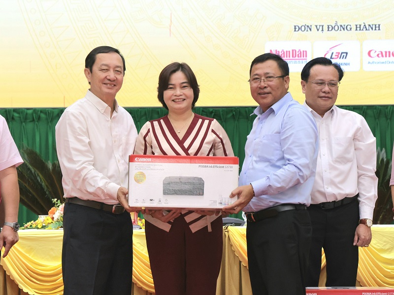 LÊ BẢO MINH TẠI HỘI NGHỊ TUYÊN TRUYỀN VỀ ĐỘT PHÁ PHÁT TRIỂN KHOA HỌC, CÔNG NGHỆ TỈNH VĨNH LONG