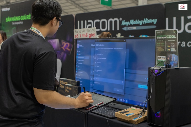 LÊ BẢO MINH ĐỒNG HÀNH CÙNG COLOR FIESTA SS15 EMERALD