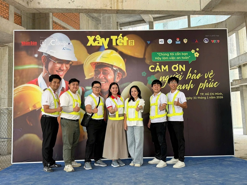 LÊ BẢO MINH ĐỒNG HÀNH "XÂY TẾT" TẠI KHU NHÀ Ở TÂM LỰC - EATON PARK 