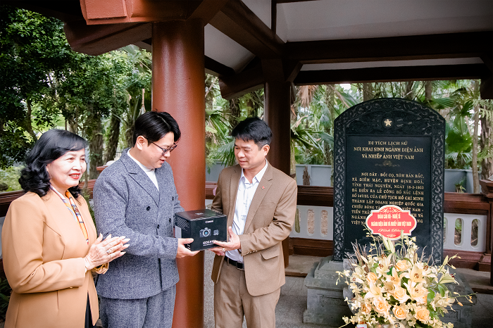 LÊ BẢO MINH ĐỒNG HÀNH CÙNG LỄ KỶ NIỆM 73 NĂM NGÀY TRUYỀN THỐNG NHIẾP ẢNH VIỆT NAM