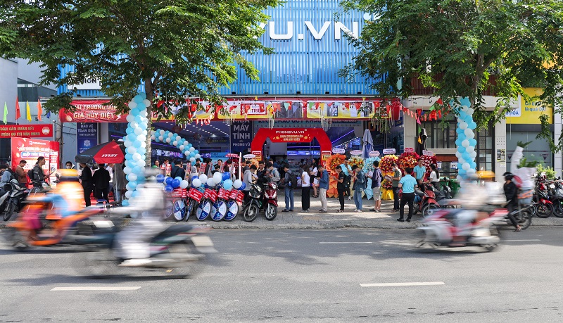 LÊ BẢO MINH HÂN HẠNH ĐỒNG HÀNH CÙNG LỄ KHAI TRƯƠNG DIỆN MẠO MỚI CỦA QUÝ ĐỐI TÁC PHONG VŨ