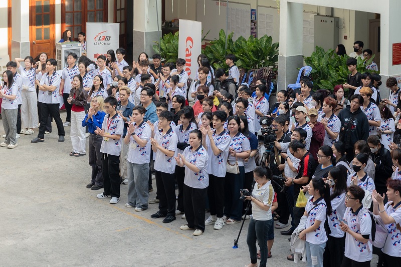 LÊ BẢO MINH ĐỒNG HÀNH CÙNG NGÀY HỘI VIỆC LÀM - TẾT VIỆT CỦA CAO ĐẲNG VĂN HÓA NGHỆ THUẬT TPHCM