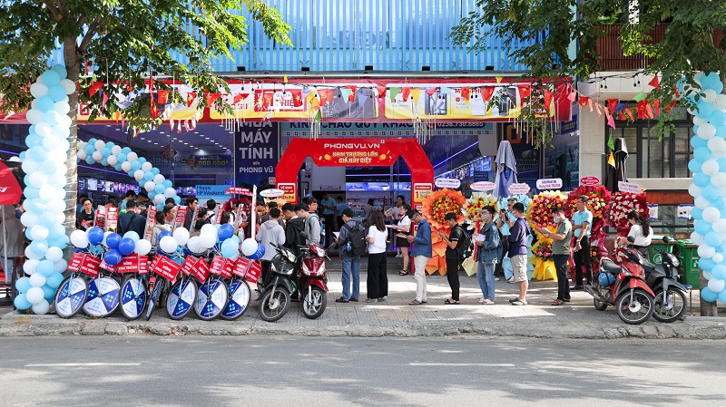 LÊ BẢO MINH HÂN HẠNH ĐỒNG HÀNH CÙNG LỄ KHAI TRƯƠNG DIỆN MẠO MỚI CỦA QUÝ ĐỐI TÁC PHONG VŨ