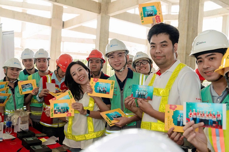 LÊ BẢO MINH ĐỒNG HÀNH "XÂY TẾT" TẠI KHU NHÀ Ở TÂM LỰC - EATON PARK 