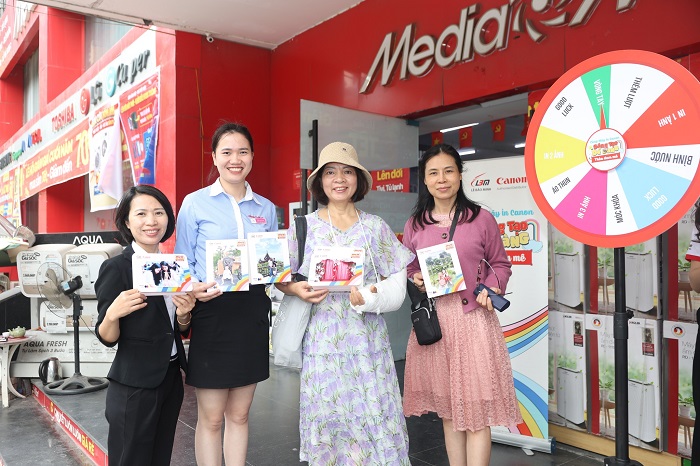 CHUỖI SỰ KIỆN "CÙNG MÁY IN CANON SÁNG TẠO DỄ DÀNG - THỎA ĐAM MÊ" CẬP BẾN HÀ NỘI