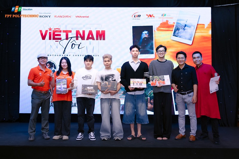 LÊ BẢO MINH TẠI TRIỂN LÃM ẢNH "VIỆT NAM TÔI" CÙNG FPT POLYTECHNIC