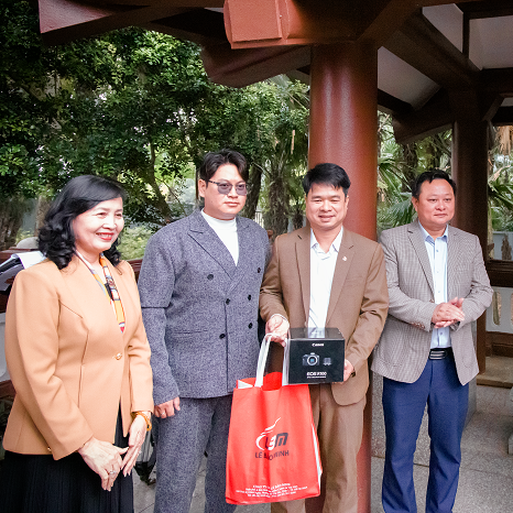 LÊ BẢO MINH ĐỒNG HÀNH CÙNG LỄ KỶ NIỆM 73 NĂM NGÀY TRUYỀN THỐNG NHIẾP ẢNH VIỆT NAM