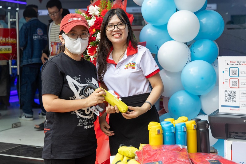 LÊ BẢO MINH ĐỒNG HÀNH CÙNG ĐỐI TÁC PHONG VŨ TẠI LỄ KHAI TRƯƠNG CHI NHÁNH PHAN RANG