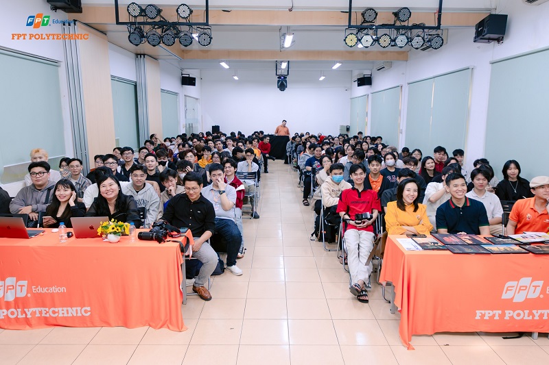 LÊ BẢO MINH TẠI TRIỂN LÃM ẢNH "VIỆT NAM TÔI" CÙNG FPT POLYTECHNIC
